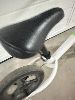 Bicicleta de equilibrio infantil, con freno