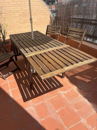 Mesa exterior de madera