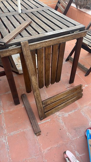Mesa exterior de madera