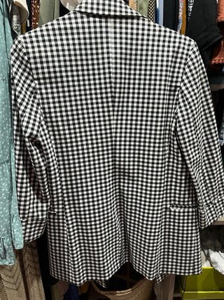 Blazer de cuadros Bershka. Americana elegante