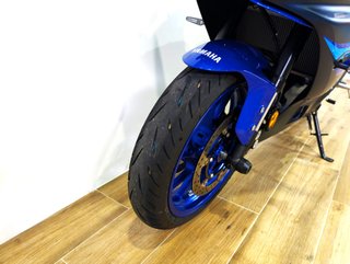 YAMAHA R7   (modelo actual) 2024