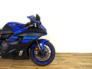 YAMAHA R7   (modelo actual) 2024