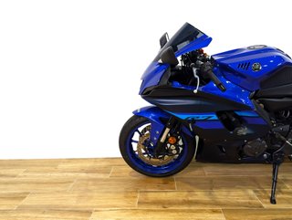 YAMAHA R7   (modelo actual) 2024