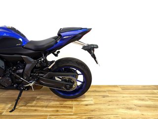 YAMAHA R7   (modelo actual) 2024