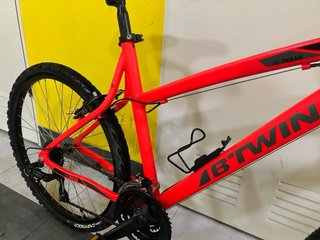 Bicicleta Montaña Roja B'TWIN