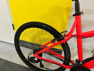 Bicicleta Montaña Roja B'TWIN