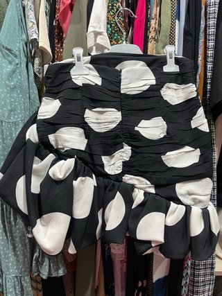 Falda Zara mini lunares blanco y negro