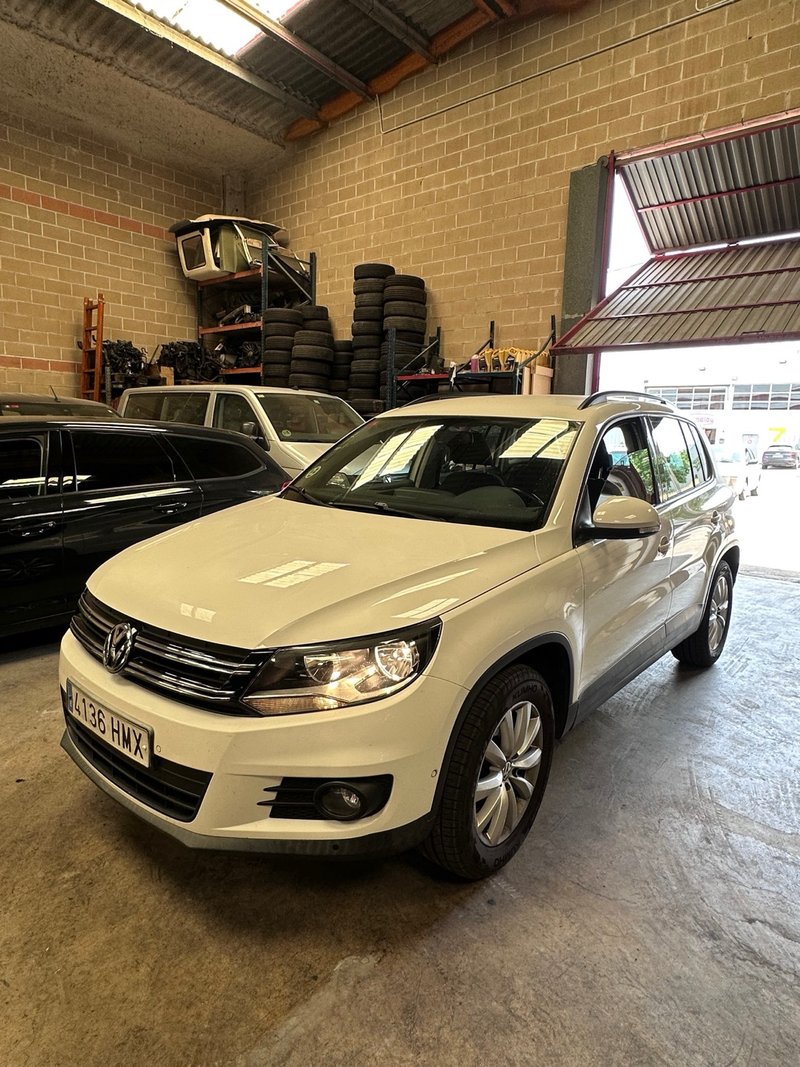 Volkswagen Tiguan 2.0 TDI BMT Advance 4x2 2012