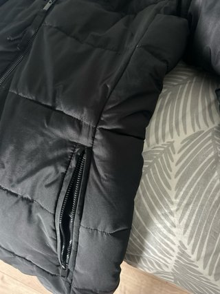Abrigo GAP Negro con Capucha y Pelo