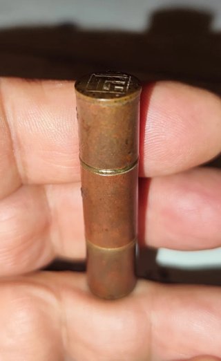 Vecchio rossetto in ottone anni 30