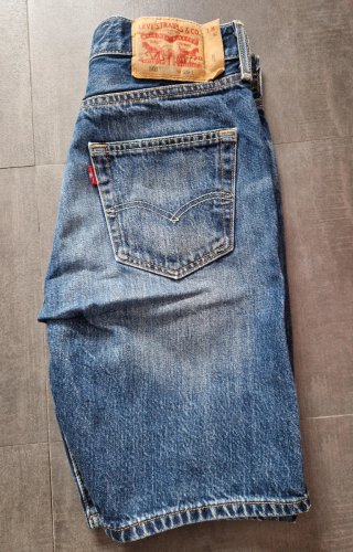 Bermudas Levis  501 talla 29, muy poco uso
