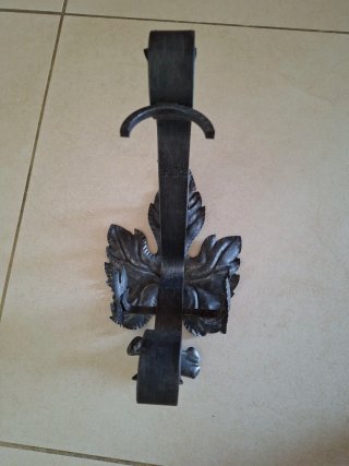 Versatore/espositore basculante in ferro battuto