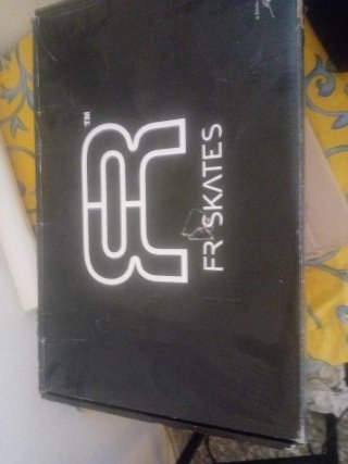 Patines FR3 negros y blancos