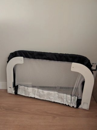 Barrera Cama Portátil Safety 1st nuevo con caja