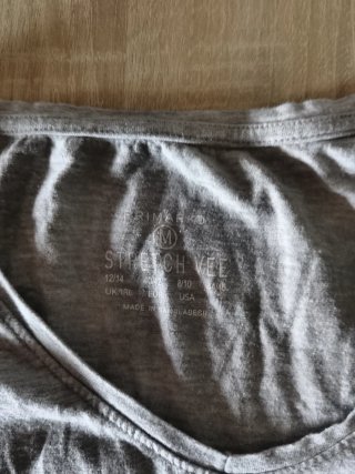 Camiseta manga corta básica gris