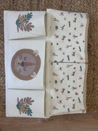 Organizador infantil de tela con animales
