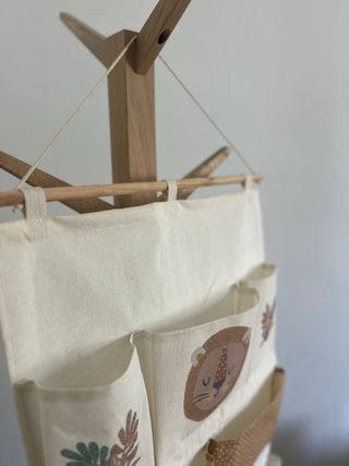 Organizador infantil de tela con animales