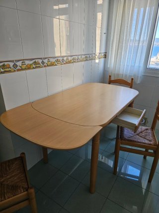 Mesa cocina extensible y 3 sillas