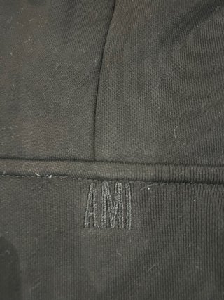 Sudadera AMI Paris con cremallera y corazón