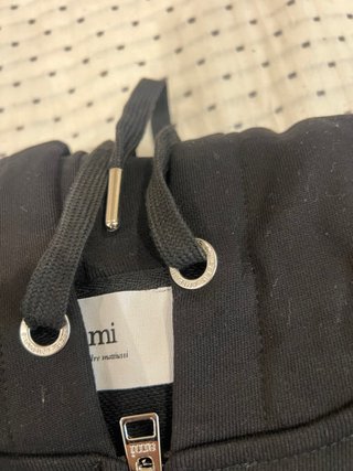 Sudadera AMI Paris con cremallera y corazón