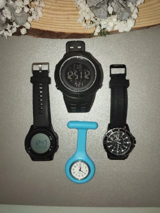 Lotes de relojes digitales y analógicos