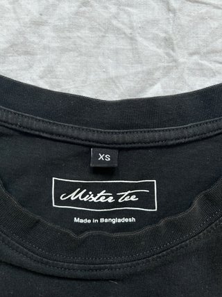 Camiseta Mister Tee Negra Estampada
