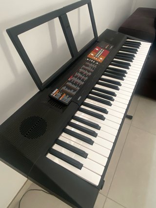 Teclado Yamaha 61 teclas