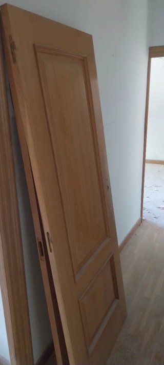 7 puertas de madera   2: 62cm×190cm 5: 72cm ×190cm