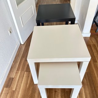 Mesa auxiliar negra de madera