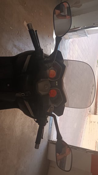 Yamaha XMAX 250 Maxi Scooter