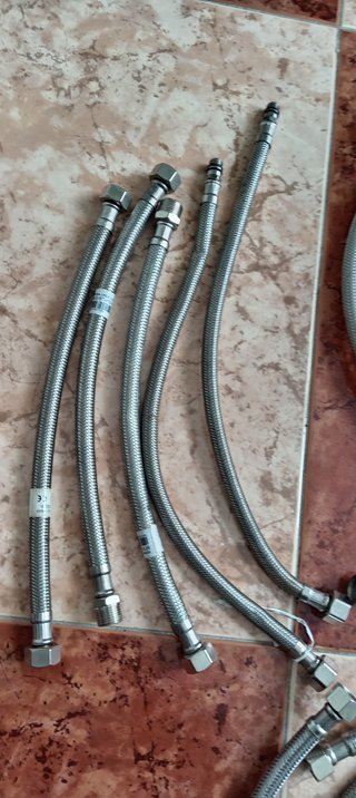 12 latiguillos fontaneria 3/8, 8m + 2 conectores T