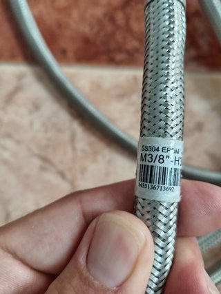 12 latiguillos fontaneria 3/8, 8m + 2 conectores T