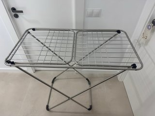 Tendedero plegable metálico