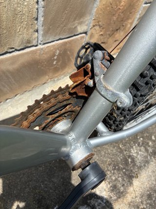 Bicicleta de adulto TOPBIKE - necesita reparación
