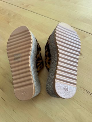 Sandalias cuña leopardo HF Shoes