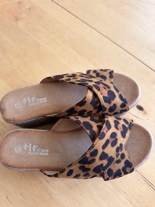Sandalias cuña leopardo HF Shoes