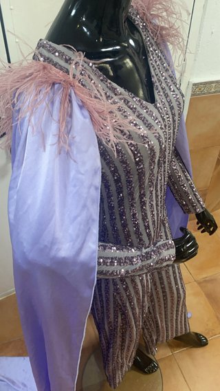 Mono de fiesta lentejuelas y plumas