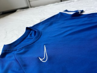 Camiseta deportiva Nike azul