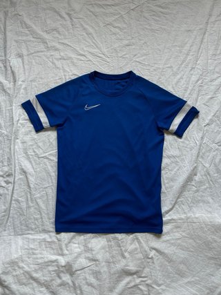 Camiseta deportiva Nike azul