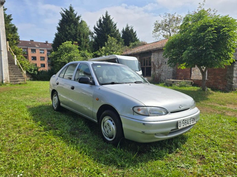 Hyundai Accent 1995 - foto 1