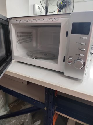 Microondas Candy CMG2071DS con Grill