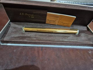 Pluma S.T. Dupont Dorada