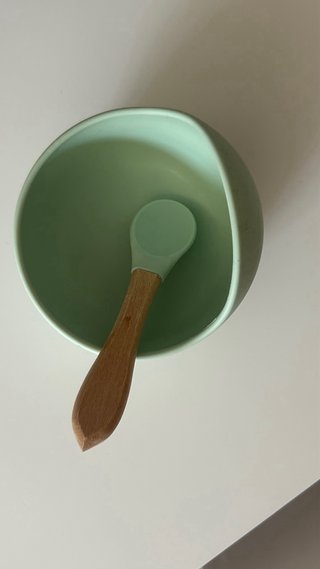 Set Stoviglie per Bambini in Silicone e Legno