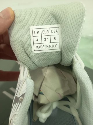 New Balance 530 Plata y Blanco
