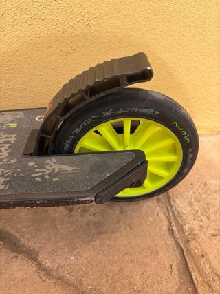 Monopatín OXELO Negro y Verde. (Decatlon)