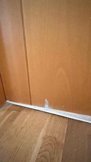 Puerta de madera con 4 cristales