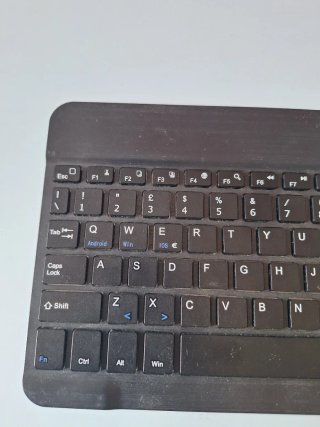 Tastiera Bluetooth sottile Lenovo + Caricabatterie