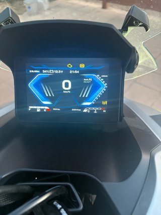 QJ Motor ATR 125 Scooter Plata y verde