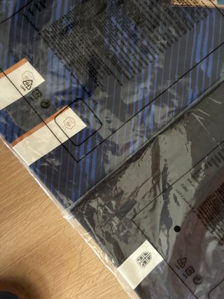 Camisa azul y blanca