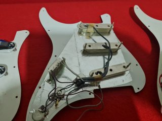 Pickup e battipenna per chitarra Stratocaster